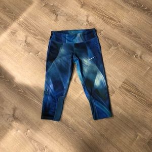 Blue cropped NIKE leggings